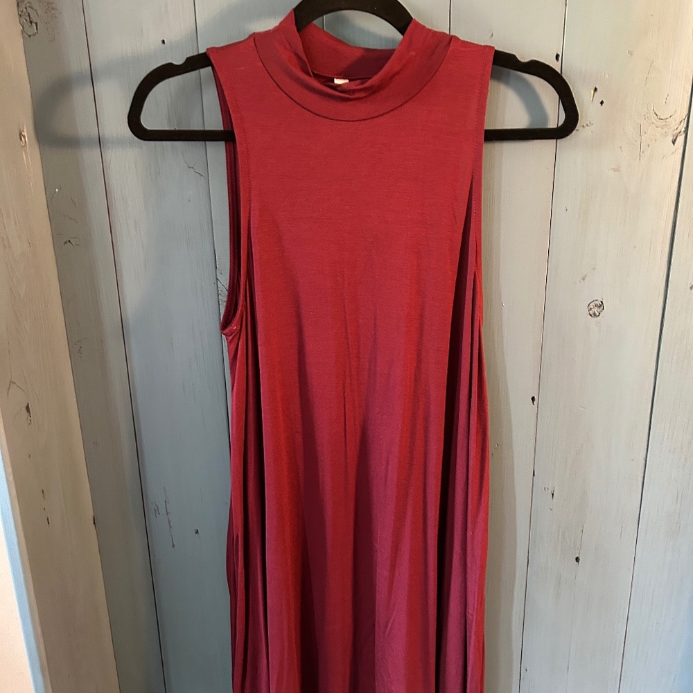 Lyss Loo Burgundy Mock Neck Sleeveless Dress | Size S